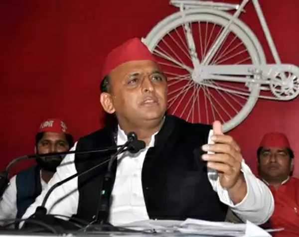 भगवान परशुराम के नवनिर्मित मंदिर का फरसा गिरा, मंत्री ने ली चुटकी